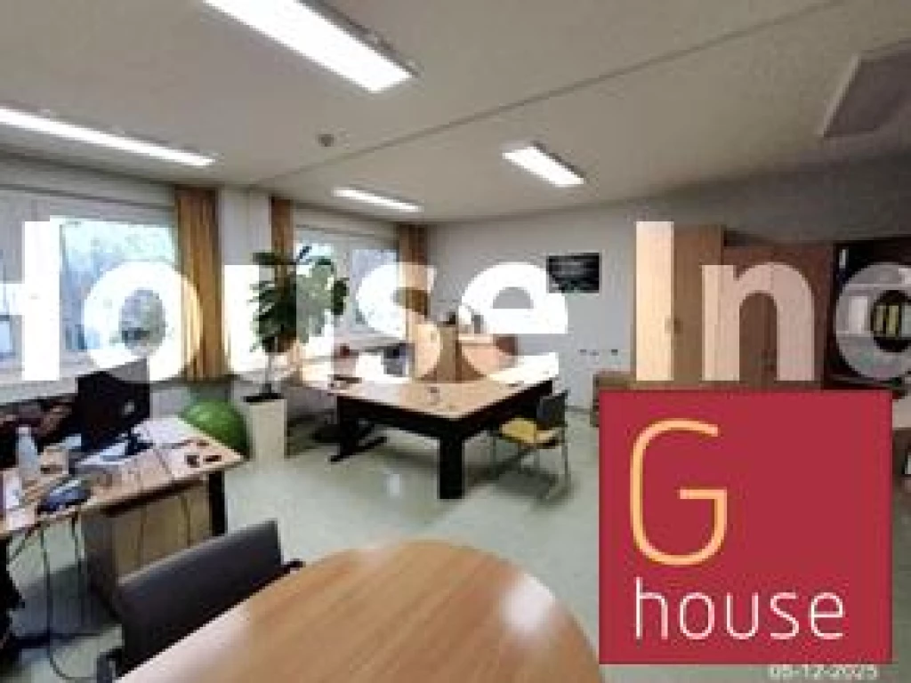 31 négyzetméteres, felújított, kiadó iroda