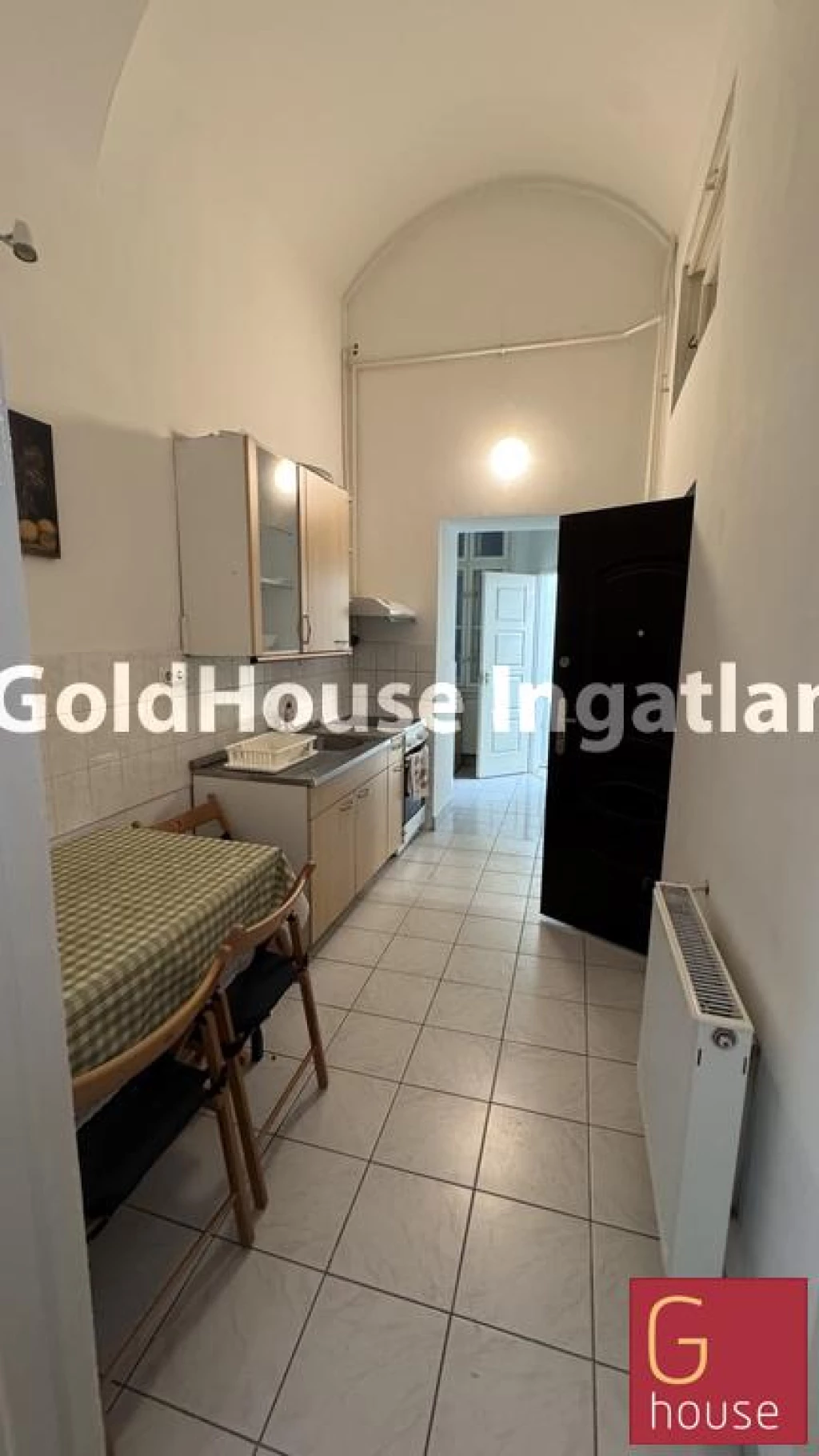 25 négyzetméteres, 1 szobás, újszerű, utcai, kiadó lakás