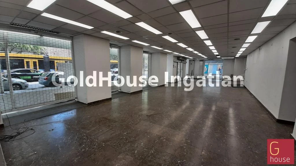 730 négyzetméteres, jó állapotú, utcai, kiadó üzlethelyiség