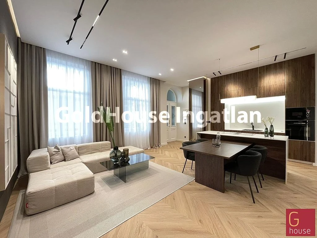 c3-1-name c2-19-name, Budapest V. kerület, V. kerület, Semmelweis utca