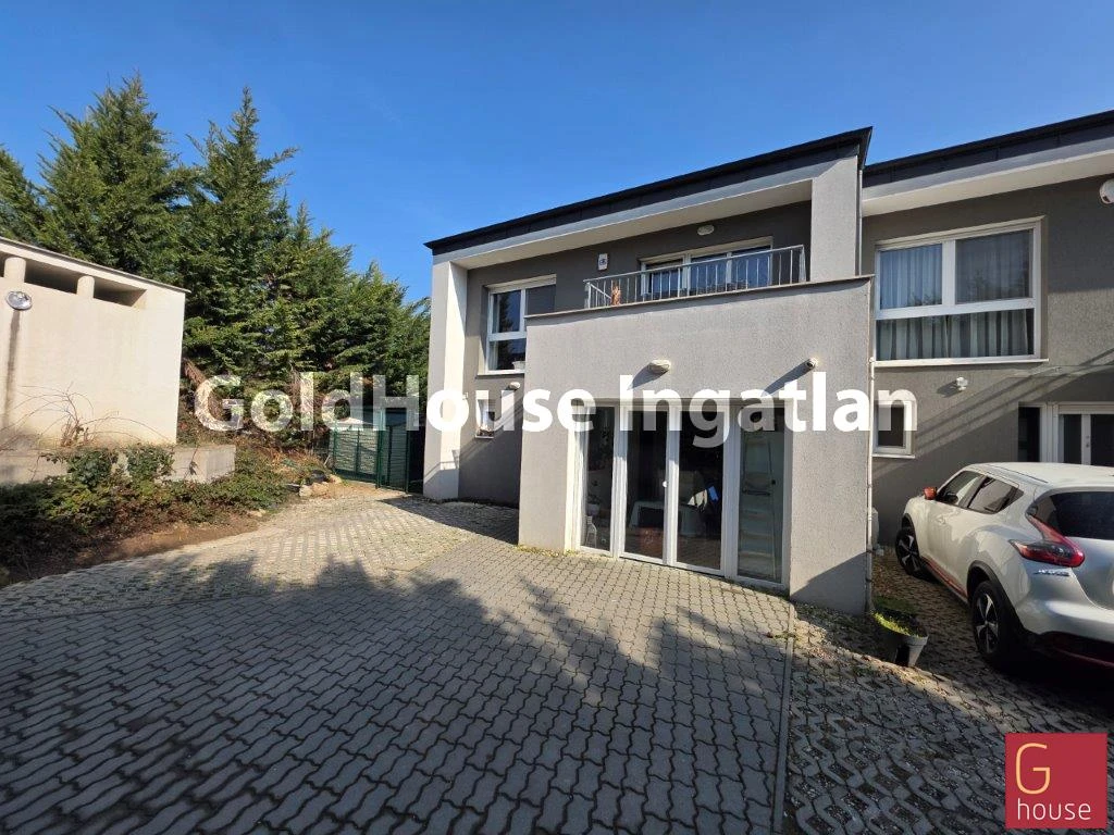 107 négyzetméteres, 5 szobás, újépítésű, kertre néző, kiadó lakás