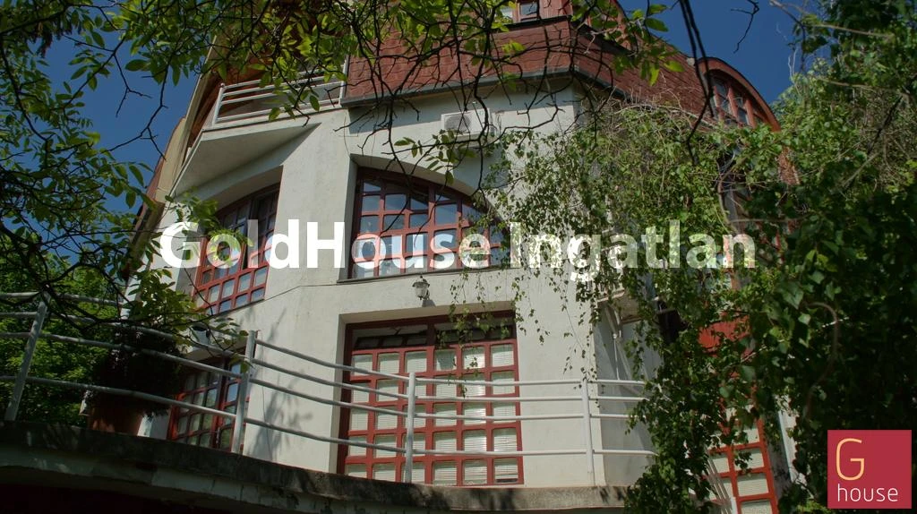 535 négyzetméteres, panorámás, eladó irodaház