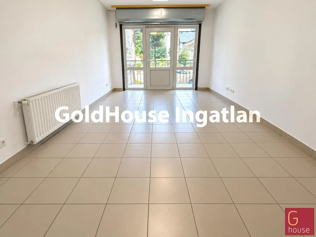 36 négyzetméteres, jó állapotú, utcai, kiadó üzlethelyiség