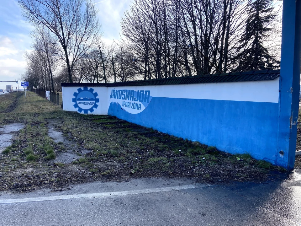 Kiadó műhely, Seregélyes