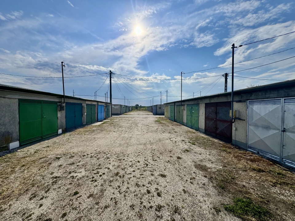 c3-1-name c2-74-name, Székesfehérvár