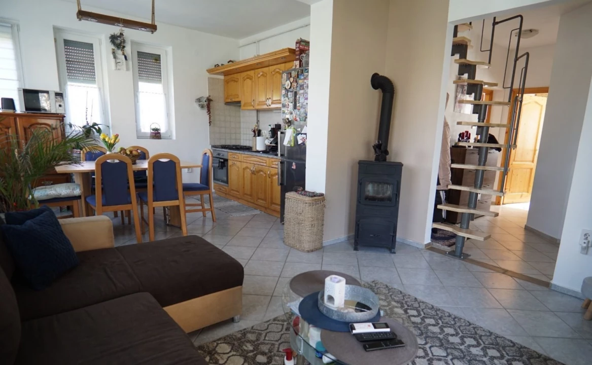 Eladó családi ház, Miháld