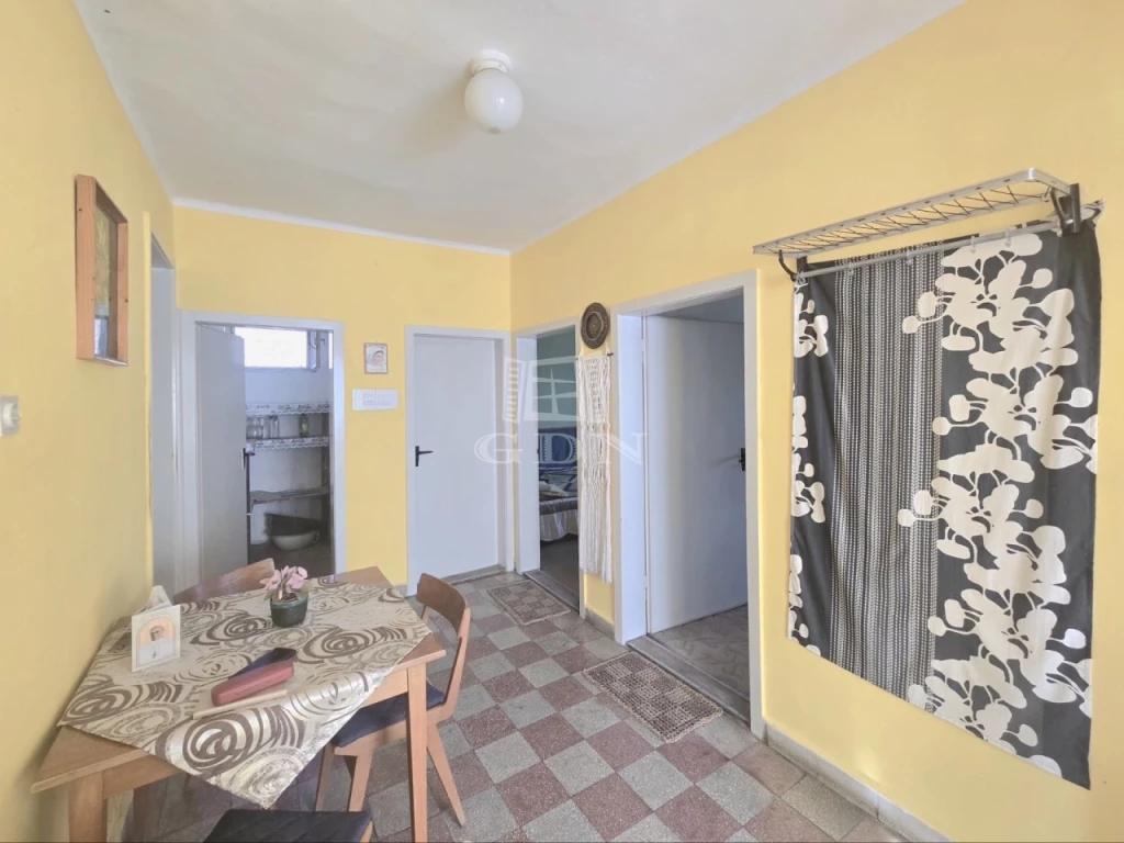 Eladó családi ház, Iklódbördőce, lakható ház kút, garázs, pince!