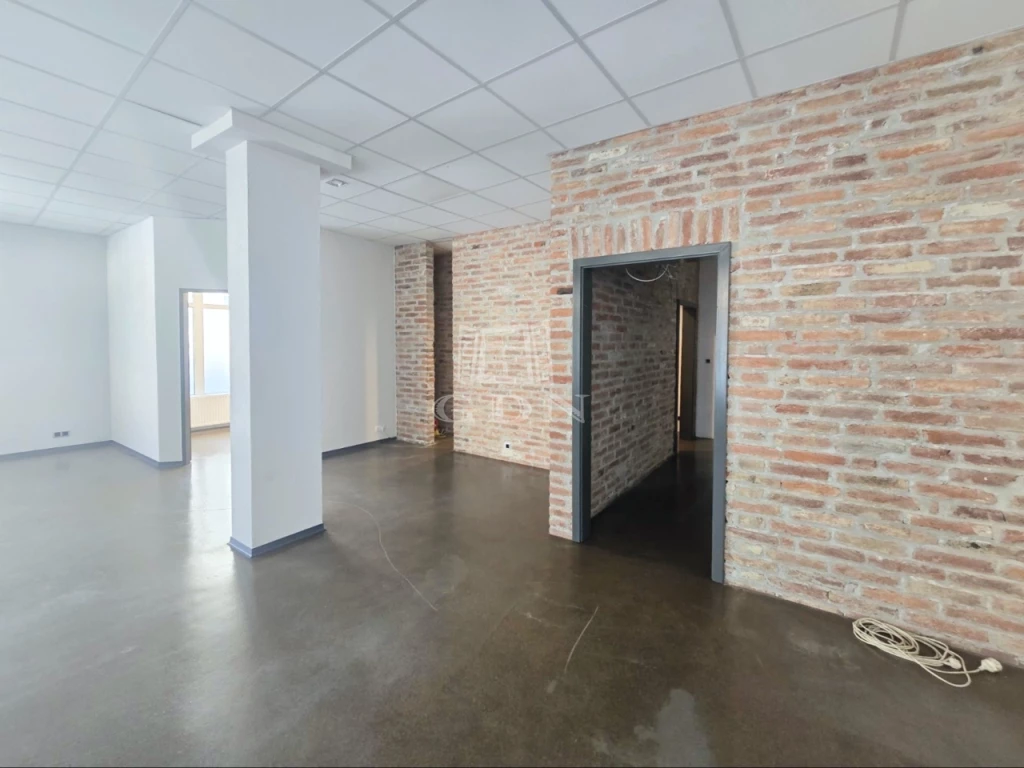 For rent store, Zalaegerszeg, Belváros, Belvárosi, 87 m2-es kiadó üzlet!