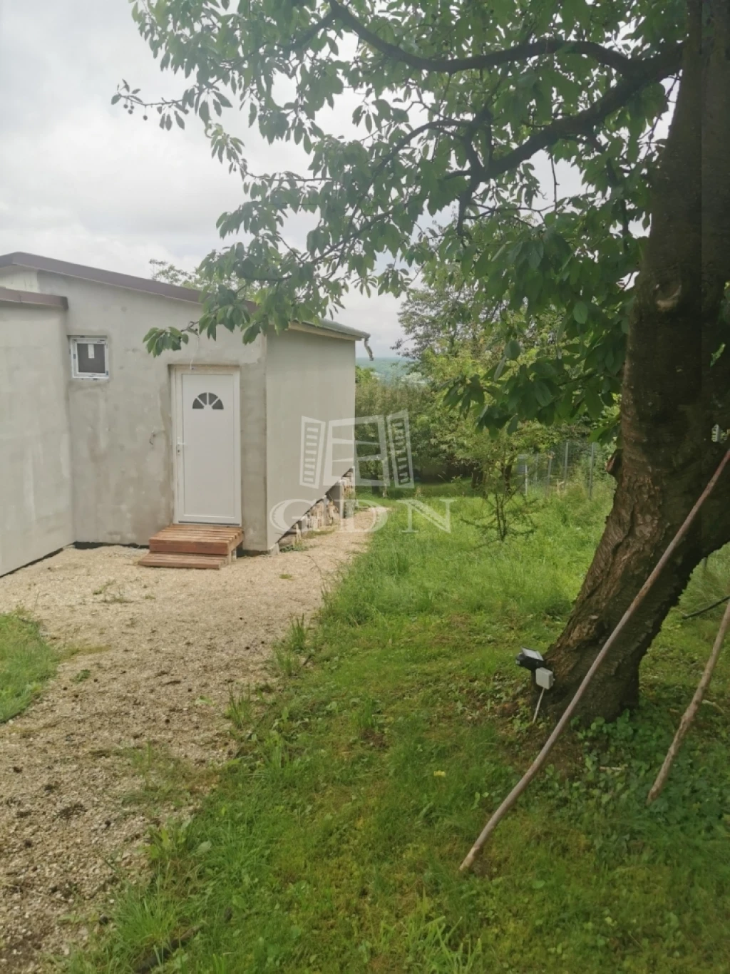 Eladó külterületi telek, Lakhegy, Ház és terület bombaáron!