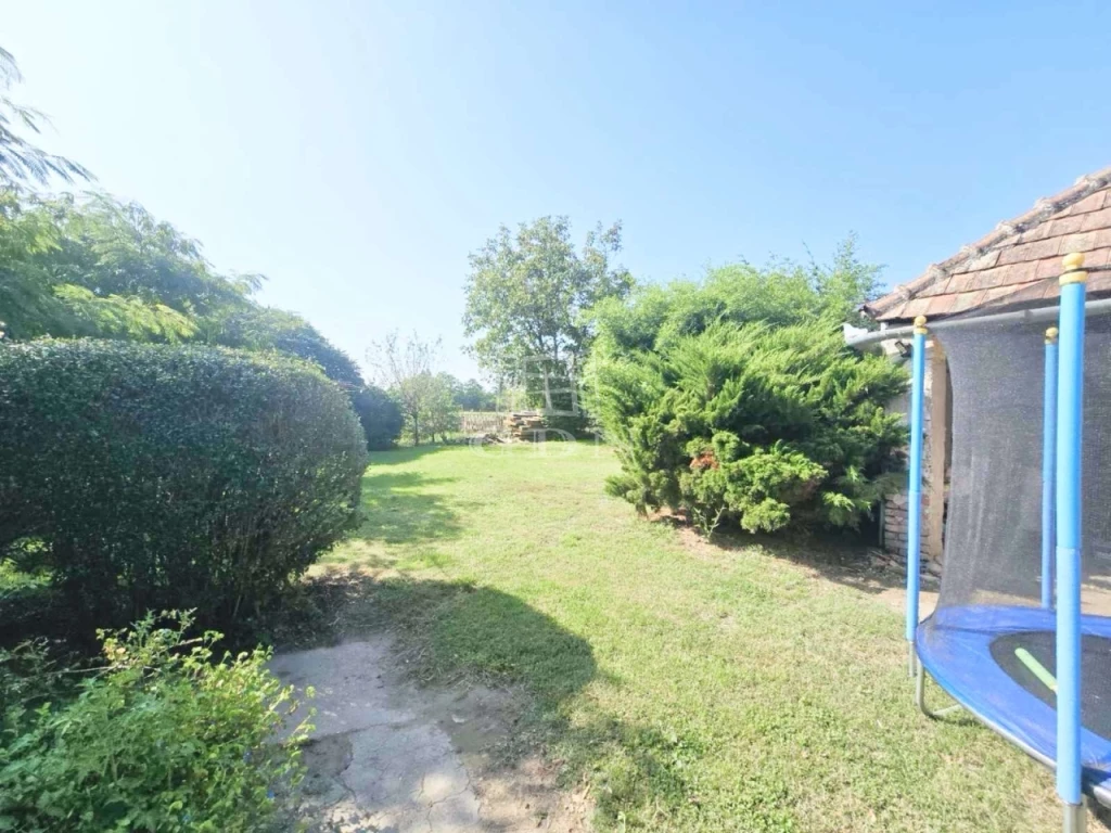 Eladó családi ház, Pakod, 3 szoba, sík terület, csendes utca!