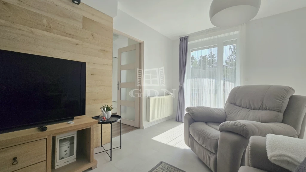 Eladó téglalakás, Zalaegerszeg, Belváros, Igényes, felújított lakás garázzsal