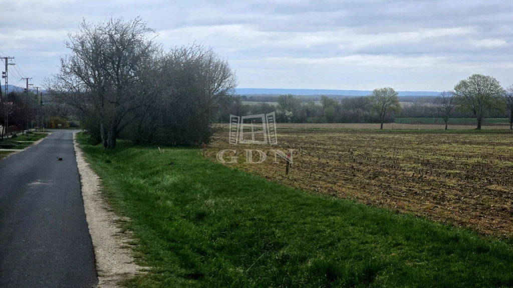 c3-1-name c2-50-name, Balatonkeresztúr, Balaton, belterületi telkek eladók!
