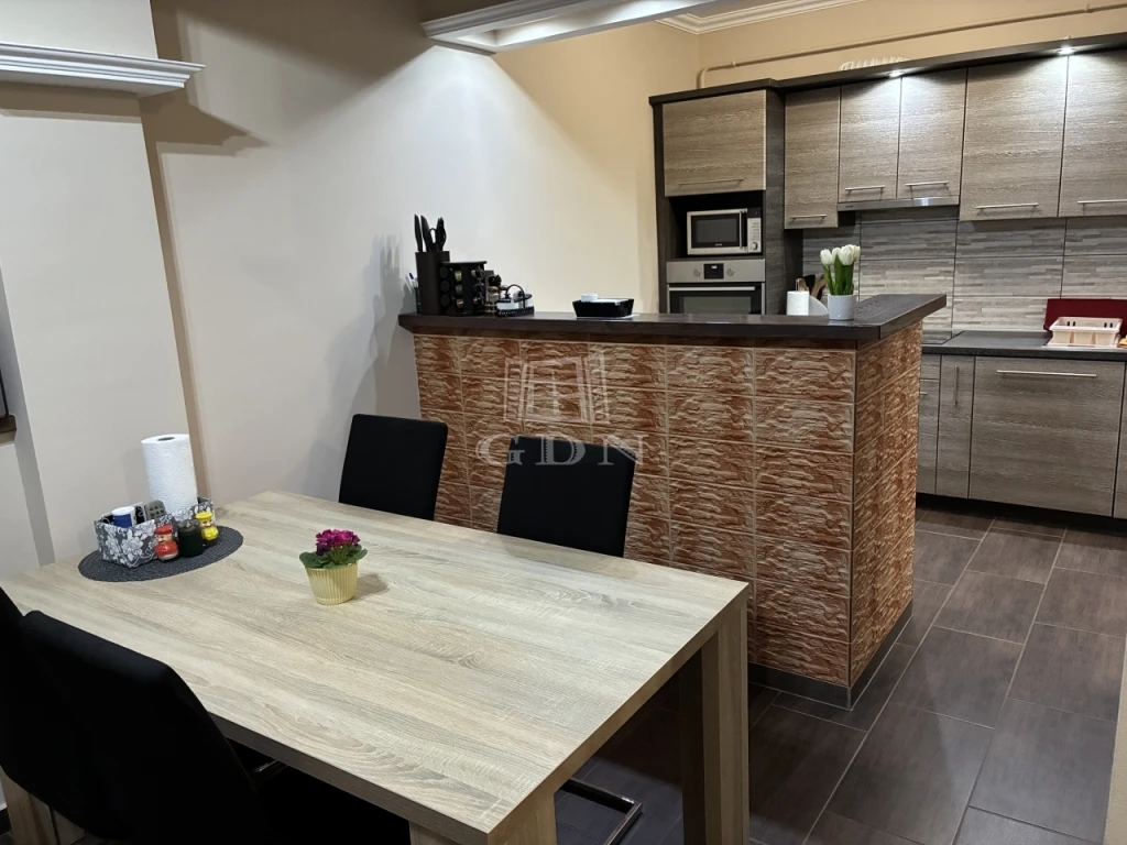 c3-1-name c2-2-name, Nagylengyel, Felújított ház nappali+3 szobával!