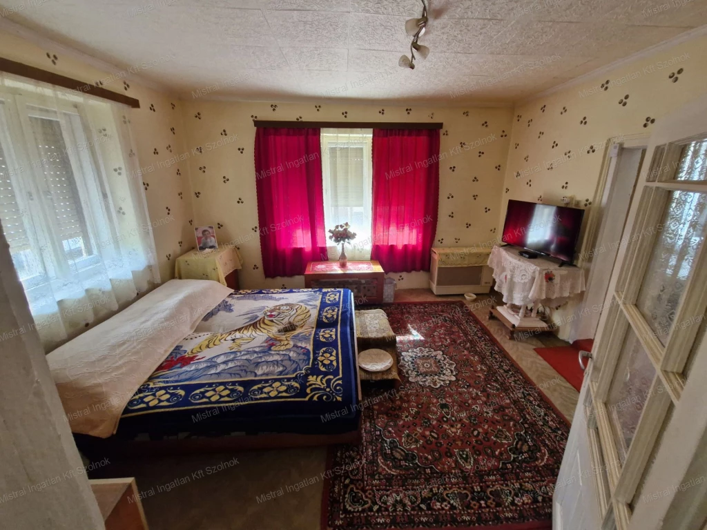 For sale house, Tiszajenő