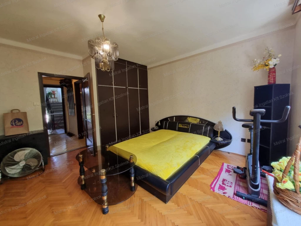 Belvárosi  garzon lakás eladó!