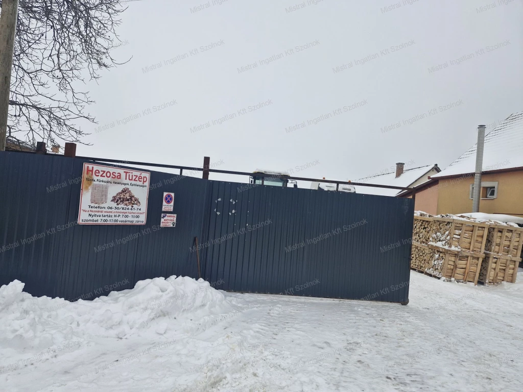 Rákóczifalván eladó egy 2469 m2 építési telek !