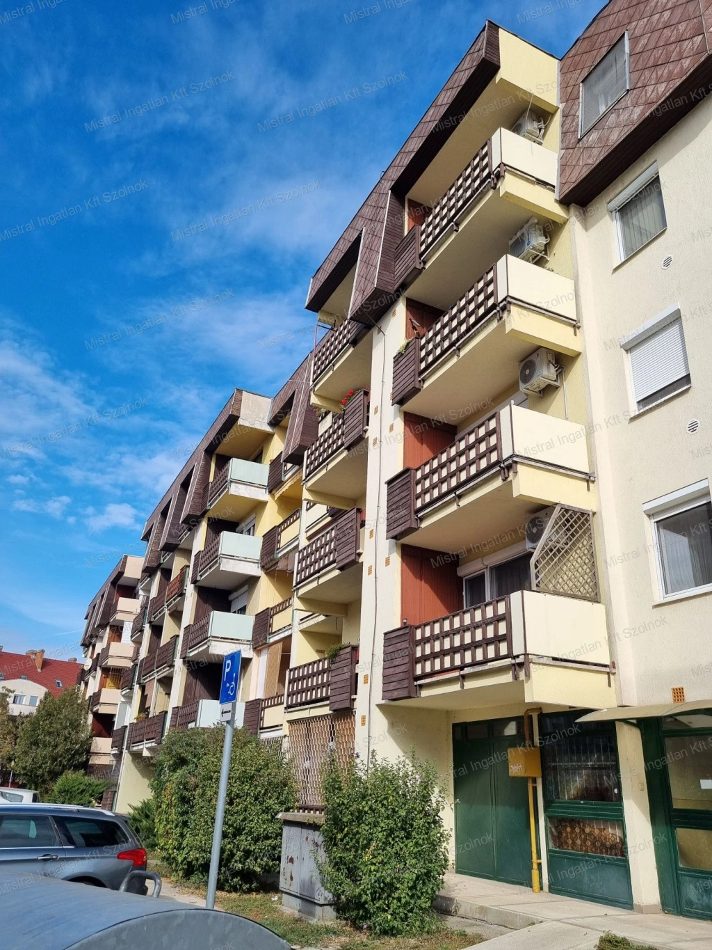 Szolnok belvárosában 48 nm-es lakás eladó!