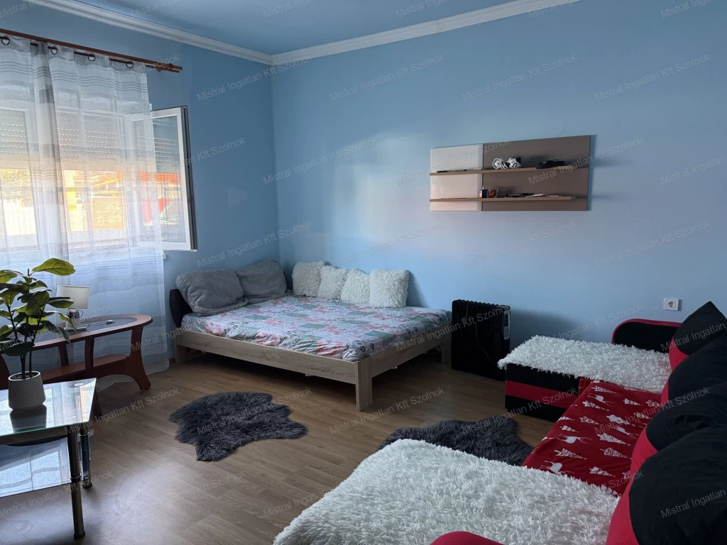 Törökszentmiklóson Családi ház ELADÓ!