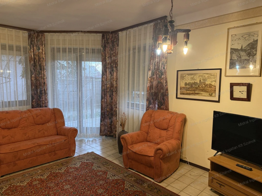 Eladó családi ház Szolnokon!