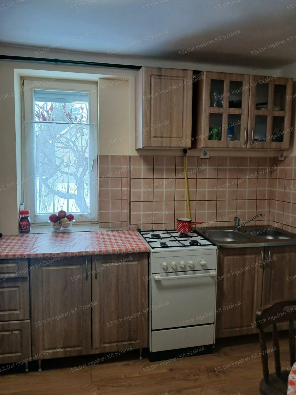 Tiszaföldvár Homoki részén eladó egy 57 m2-es 2 szobás családi ház !