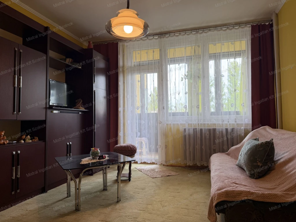 c3-1-name c2-20-name, Szolnok, Belváros