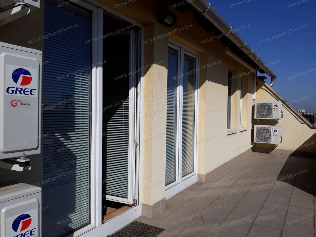 Szolnok Belvárosában kiadó egy 97 nm-s 5 szobás társasházi lakás