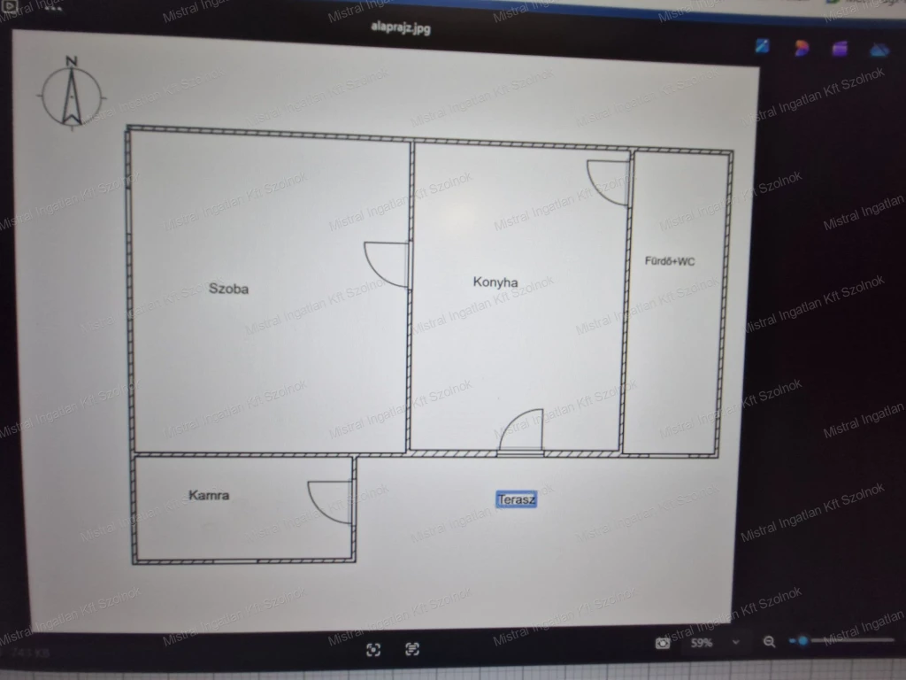 Újszilváson eladó egy 37 m2-es 1 szobás családi ház !