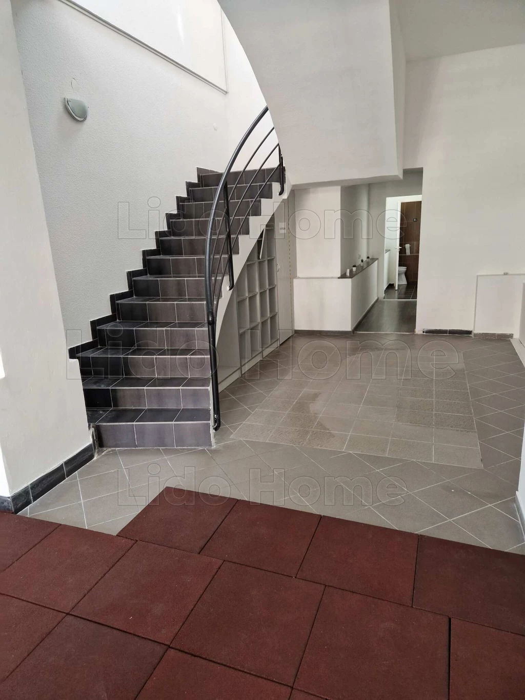 Székesfehérvár Szívében- Székesfehérváron Üzlet eladó!