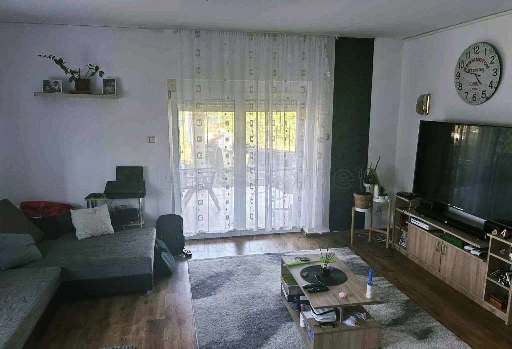 Családi ház az erdő közelségében