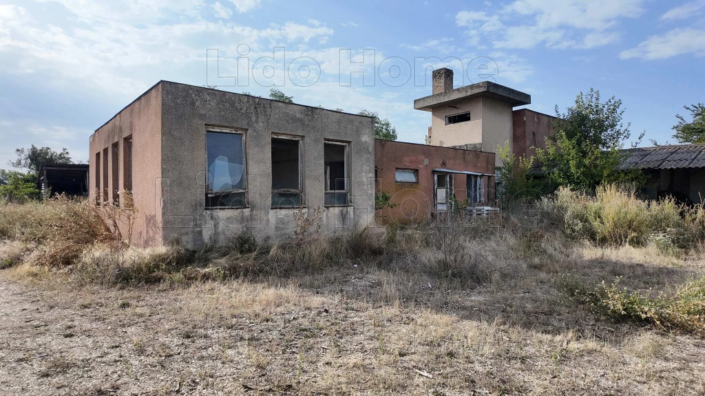 Csákvár külterületén tanya kiadó