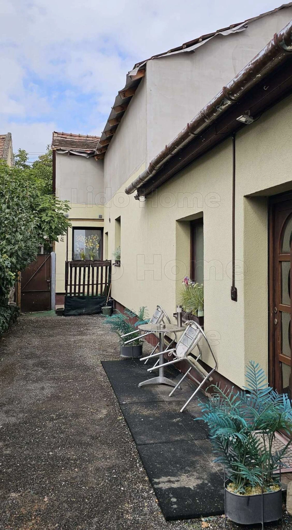 Eladó családi ház saját kerttel-kiváló négyzetméteráron!