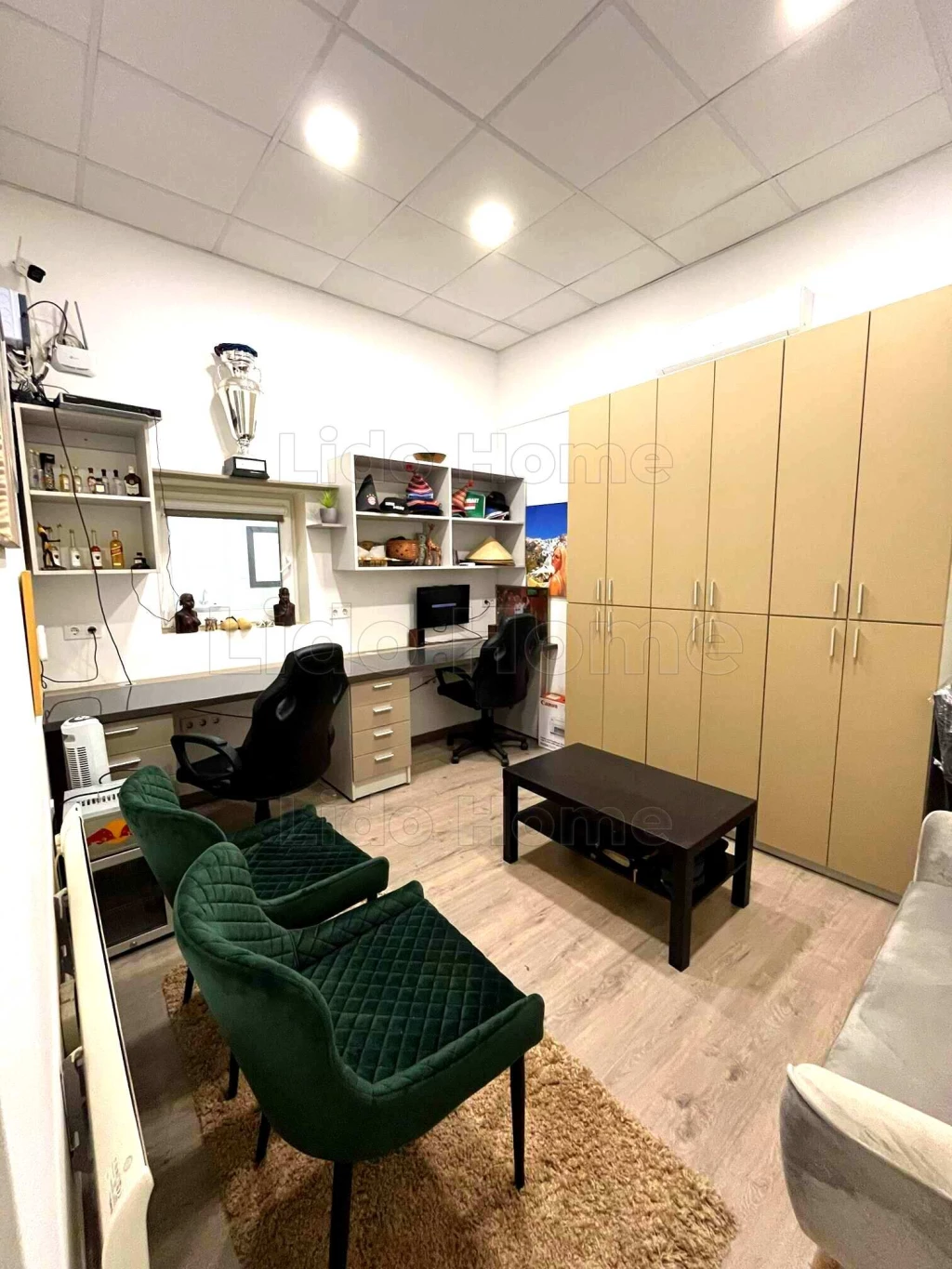 For sale depot, Várpalota