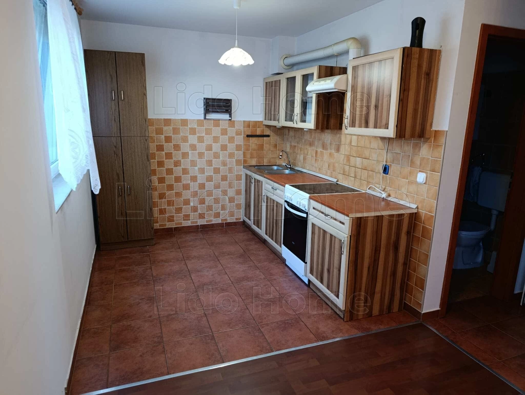 Polgárdin földszinti téglalakás eladó!