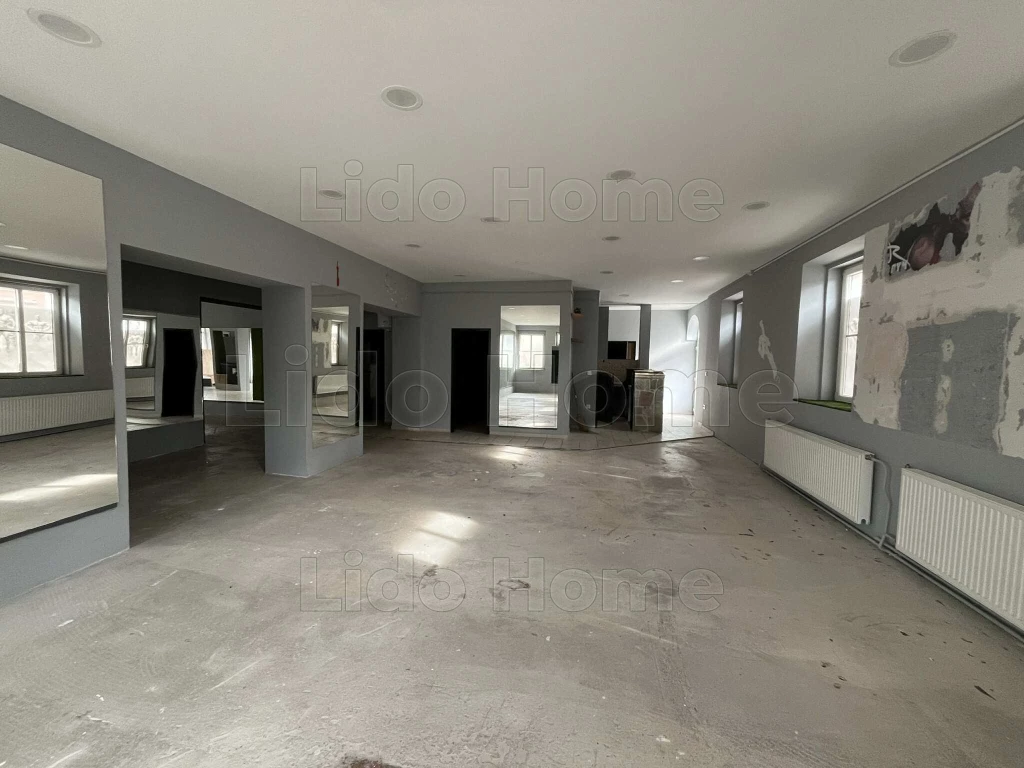 Belvárosi, utcai bejáratú üzlethelyiség eladó áron alul kiváló lokációval