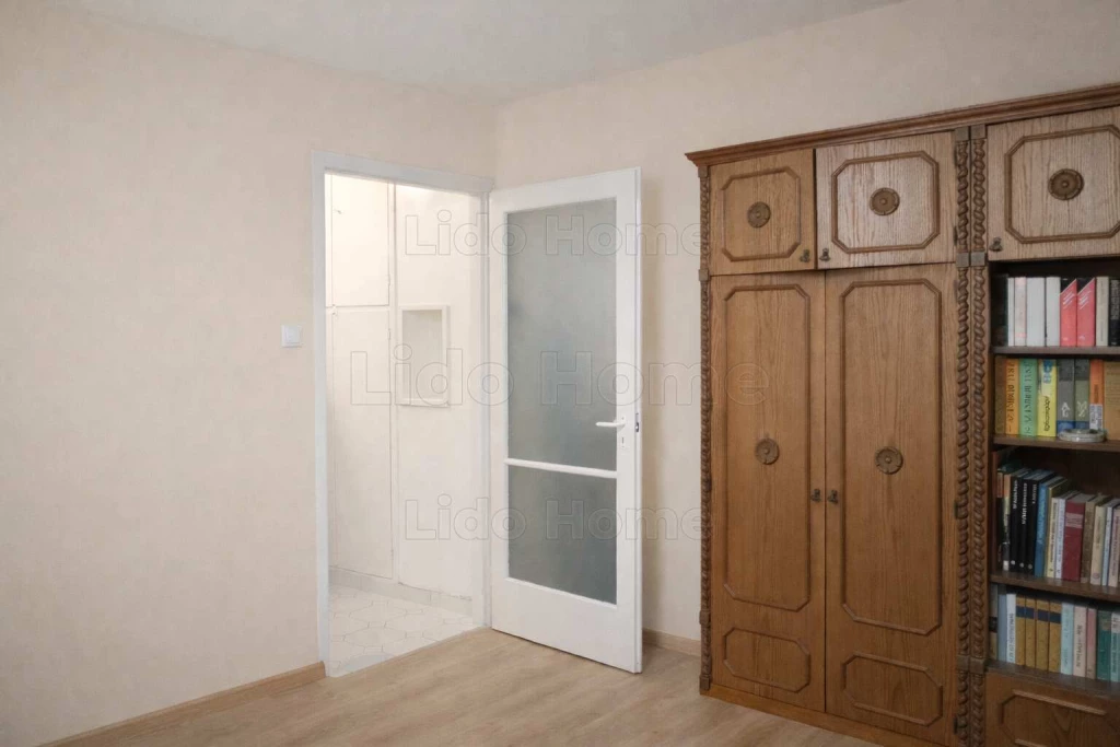 Eladó erkélyes panellakás a Tóvárosi lakónegyedben!