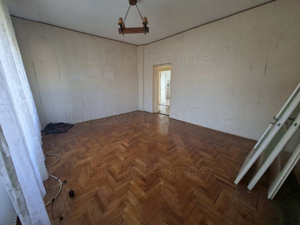 c3-1-name c2-1-name, Székesfehérvár