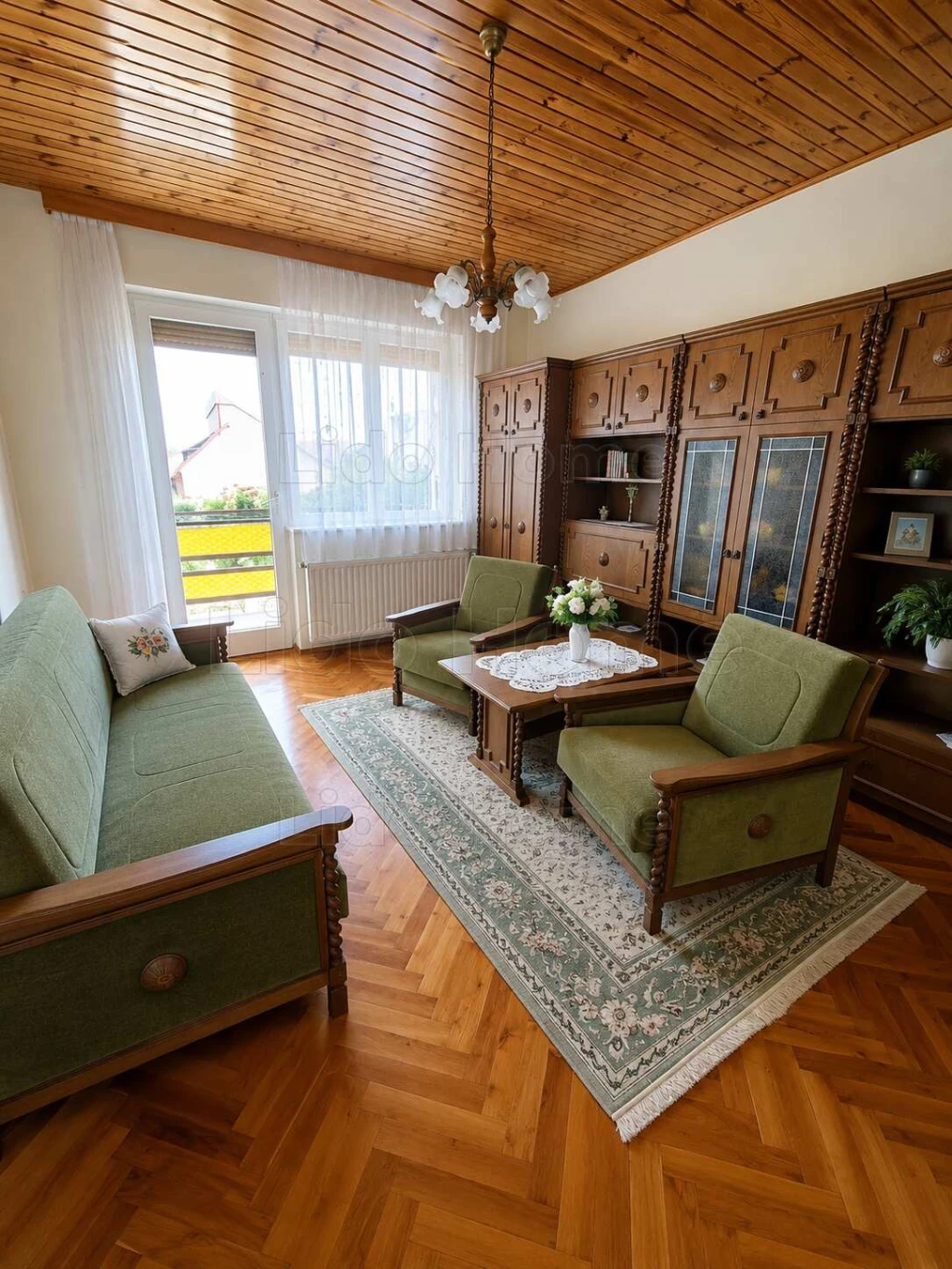 Panorámás, kétgenerációs ikerház eladó Székesfehérvár közkedvelt Öreghegy városrészében kedvező négyzetméteráron!