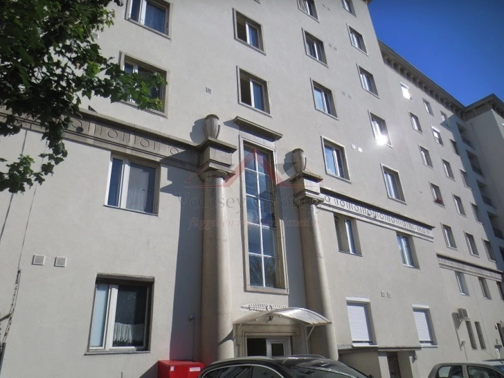 Belvárosi tégla lakás KIADÓ!