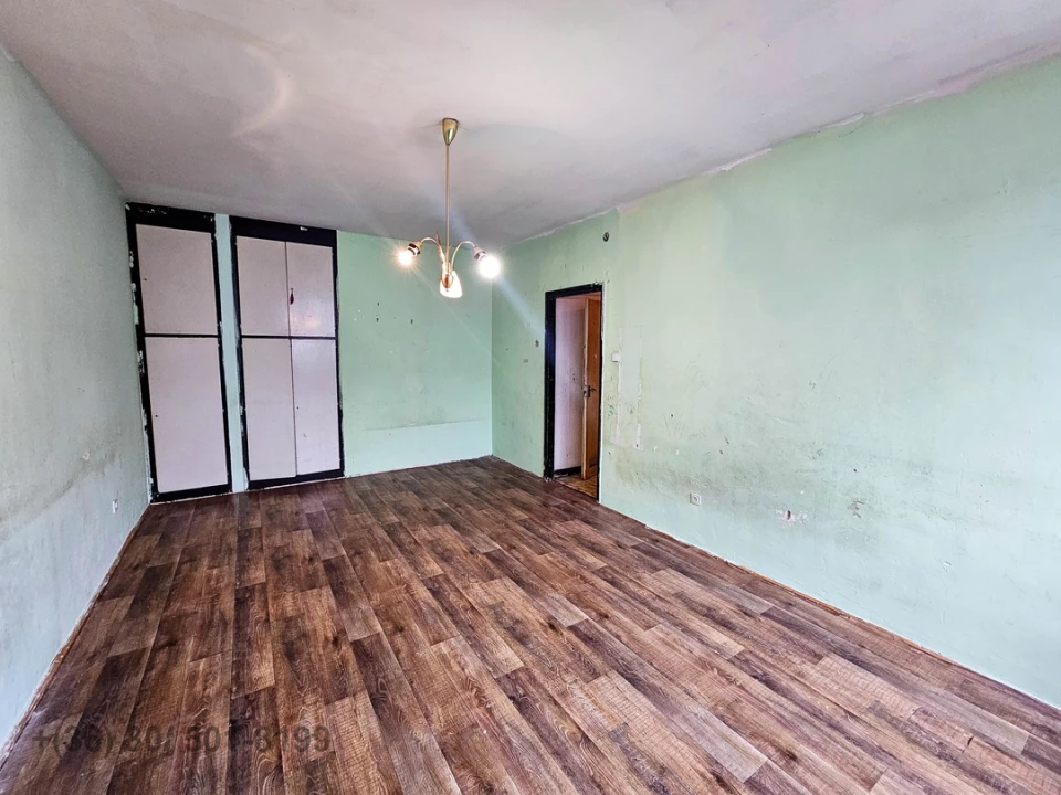 Eladó téglalakás, Debrecen