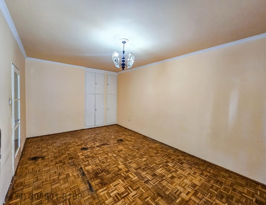 Eladó téglalakás, Debrecen