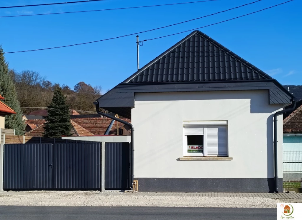 For sale house, Piliscsév, ÚJJÁVARÁZSOLT FÖLDSZINTES HÁZ JÓ HELYEN