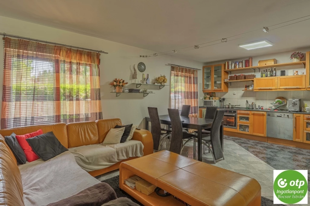 c3-1-name c2-1-name, Gárdony