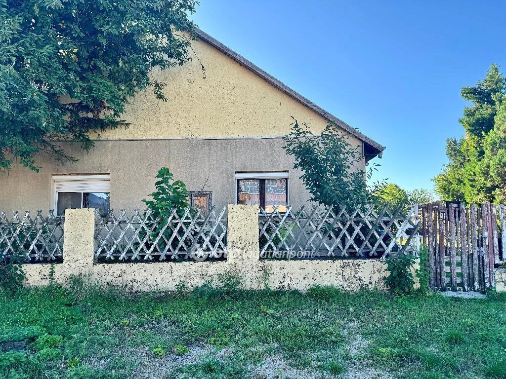 Eladó Ház, Szabadbattyán