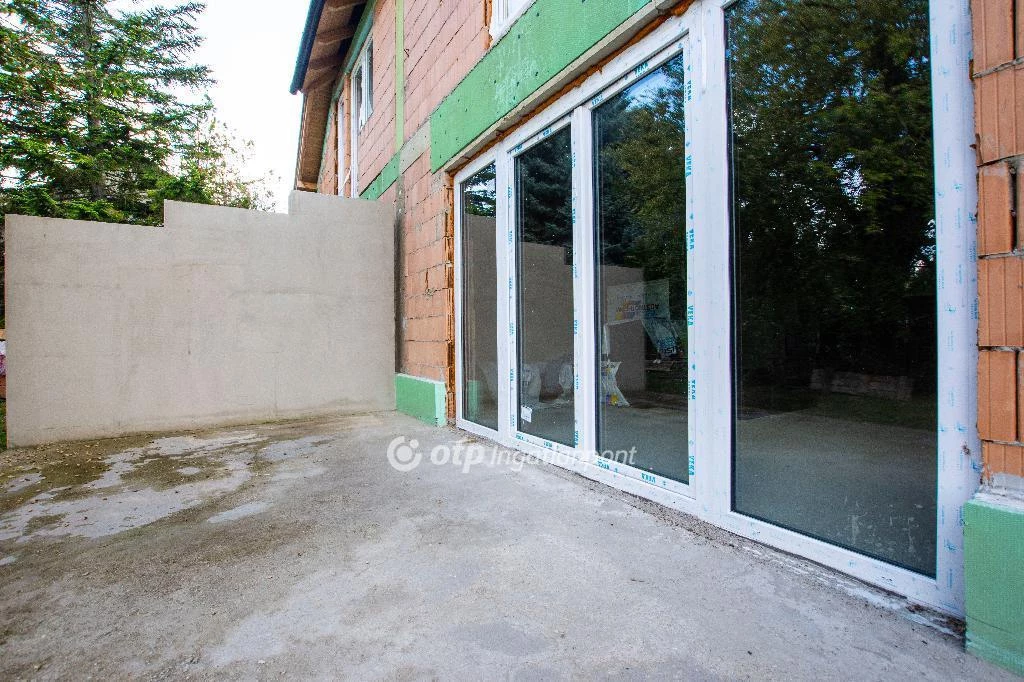 For sale semi-detached house, Kápolnásnyék, Velence Korzó