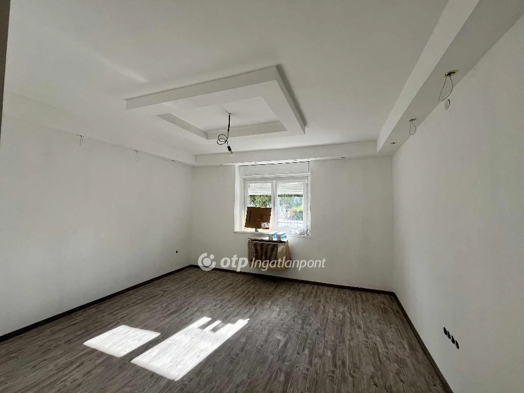 For sale house, Előszállás