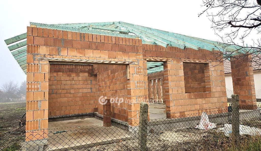 Eladó Ház, Pusztaszabolcs