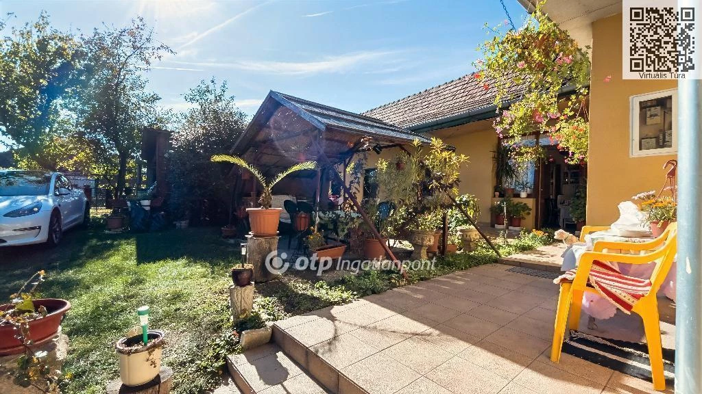 Eladó Ház, Felcsút