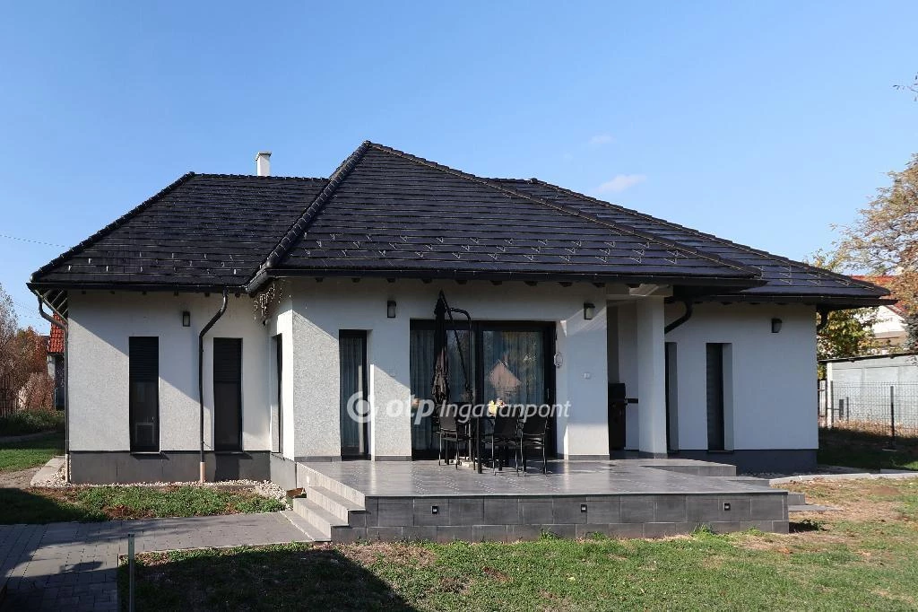 Eladó Ház, Kőszárhegy