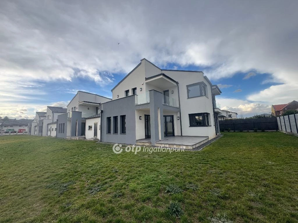 c3-1-name c2-82-name, Velence