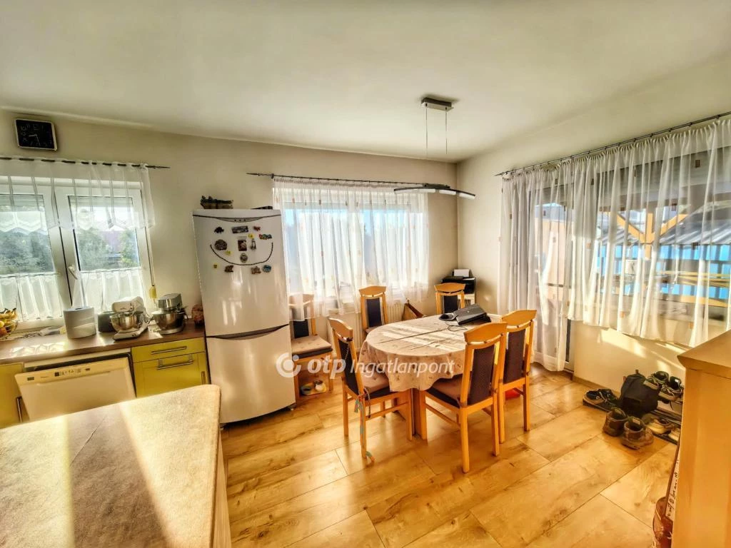 Eladó Ház, Nagyvenyim